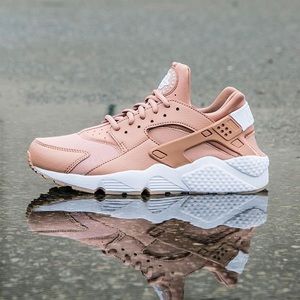 Women’s Nike Air Huarache Shoes